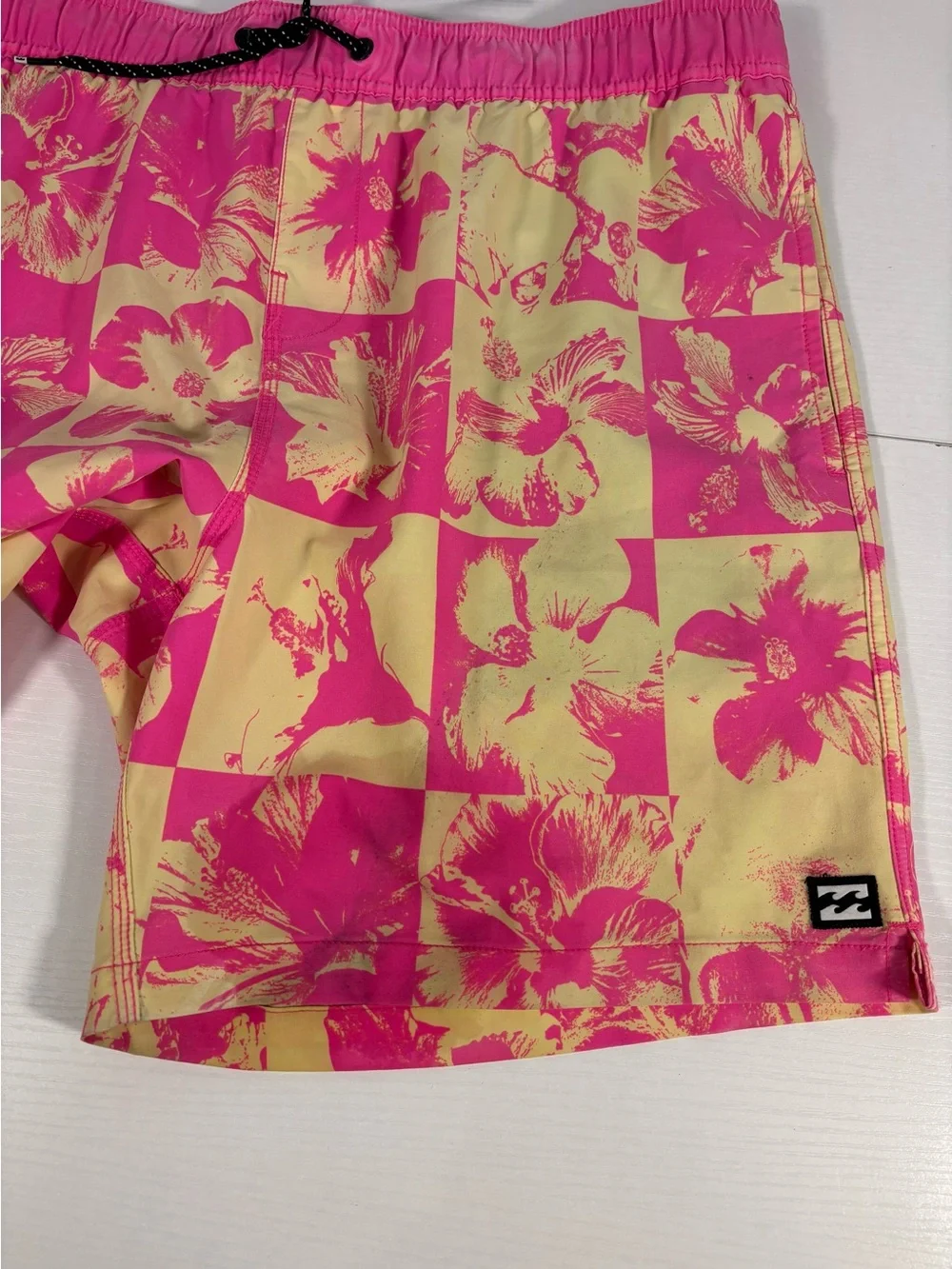 Billabong Pink Yellow Hibiscus Floral Board Shorts Swim Trunks Size XL